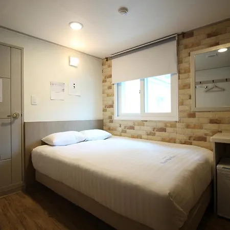 Dongdaemun Hwashin Hostel Seoul Exterior photo